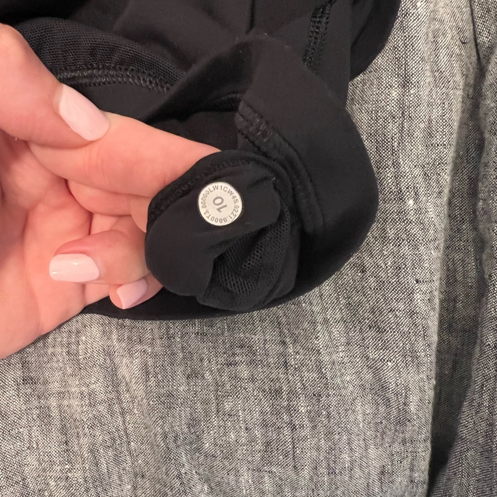 Lululemon top - Picture 2 of 4
